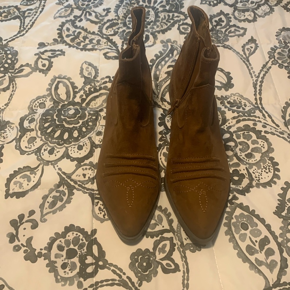 Carlos Santana Montana Western Faux Suede Boots Brown   Size 7.5 never used
